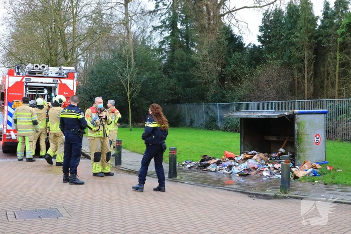 Papiercontainer in brand