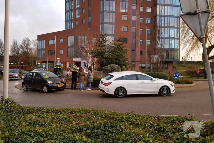 Verkeersongeval op rotonde