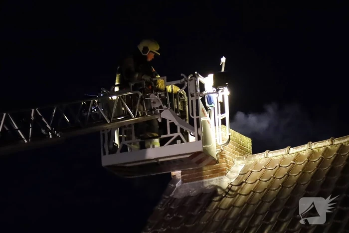 Bewoners proberen zelf brand te blussen