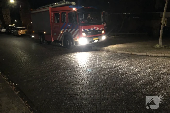 Kat valt van schrik in schoorsteenpijp