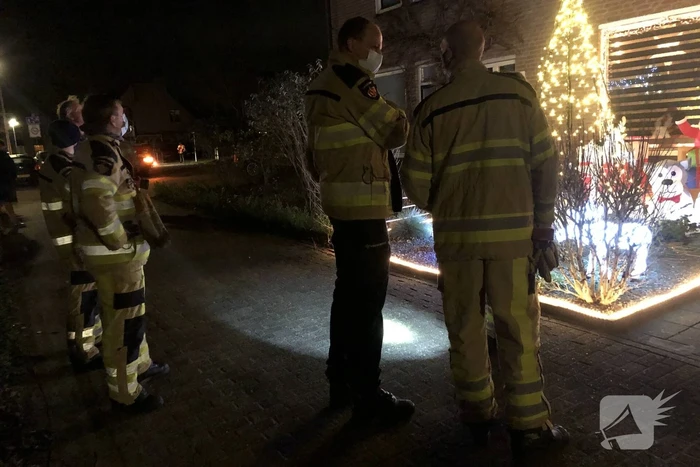 Kat valt van schrik in schoorsteenpijp
