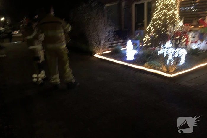 Kat valt van schrik in schoorsteenpijp