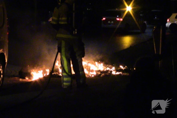 Aantal zaken plastic in brand