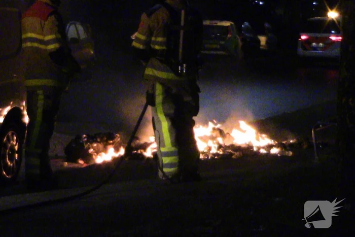 Aantal zaken plastic in brand