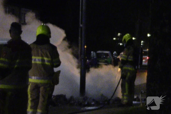 Aantal zaken plastic in brand