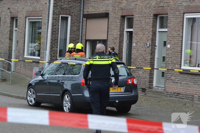Straat afgesloten door gaslekkage in woning