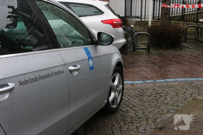 Overleden vrouw (35) aangetroffen in woning