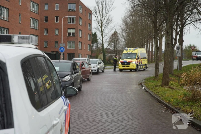 Meerdere auto's botsen op kruising