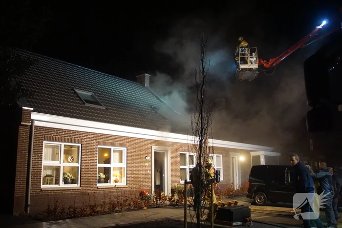 Veel rook bij brand in woning