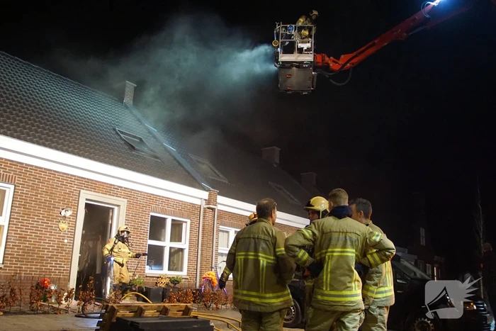 Veel rook bij brand in woning