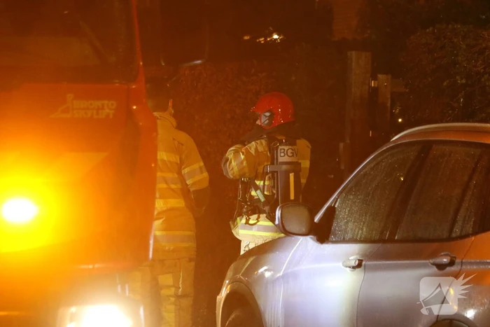 Brand in schoorsteen van woning