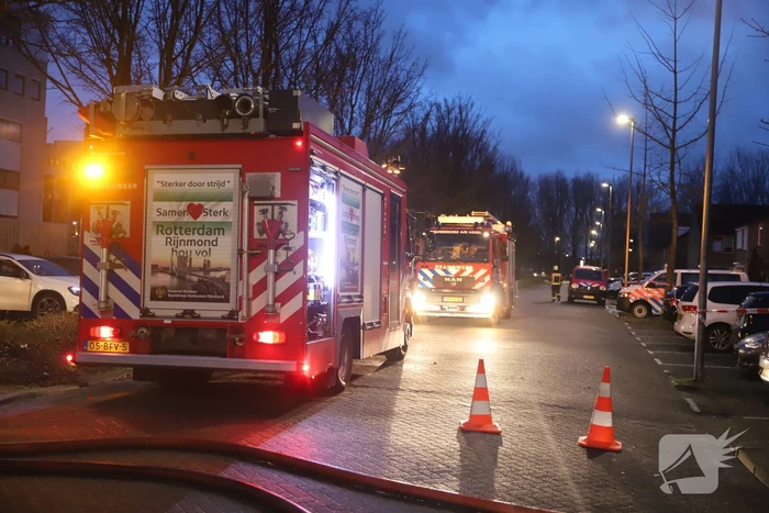 Appartementencomplex vol rook door brand