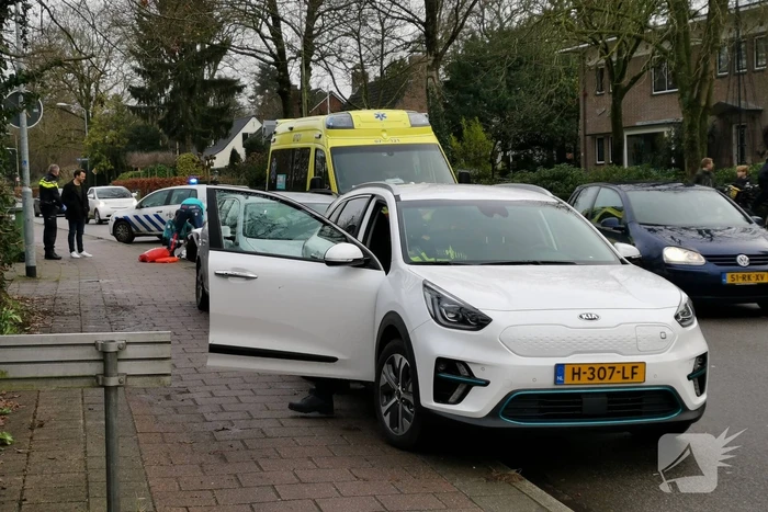 Voetganger gewond bij botsing met auto