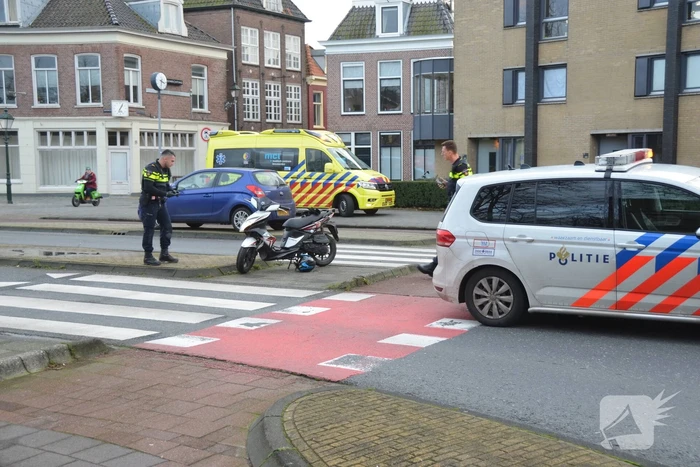 Scooterrijder gewond bij botsing met auto