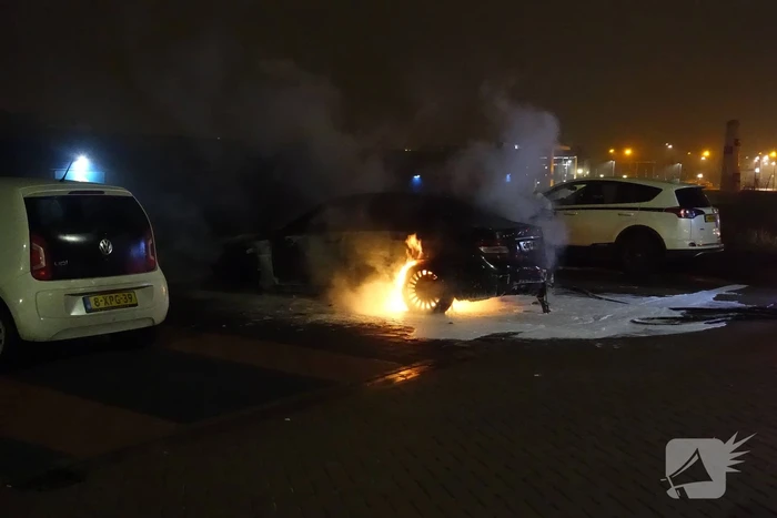 Auto verwoest door brand