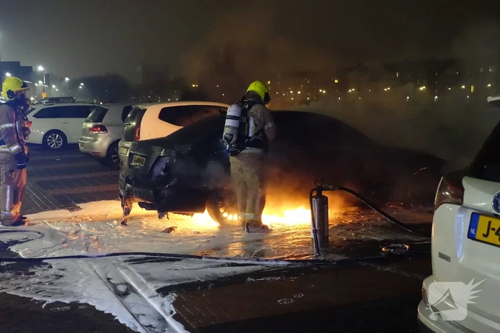 Auto verwoest door brand