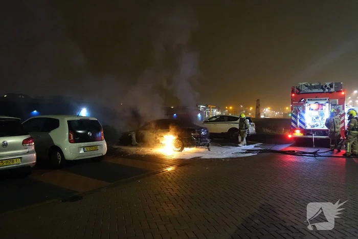 Auto verwoest door brand