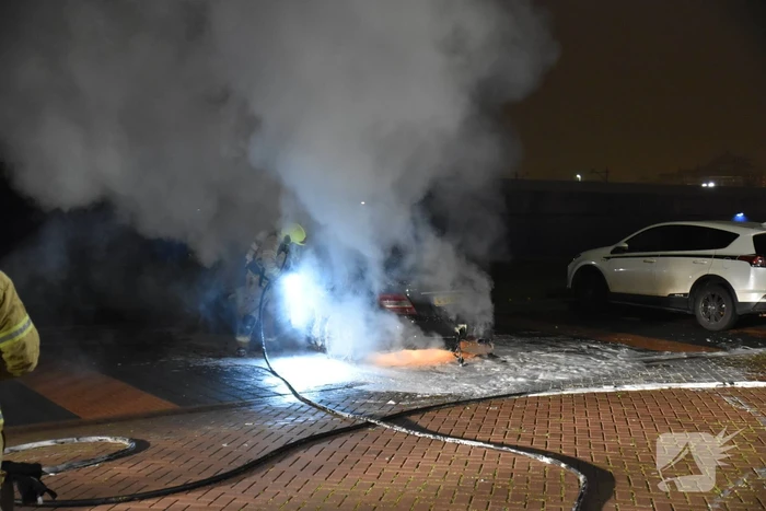 Auto verwoest door brand