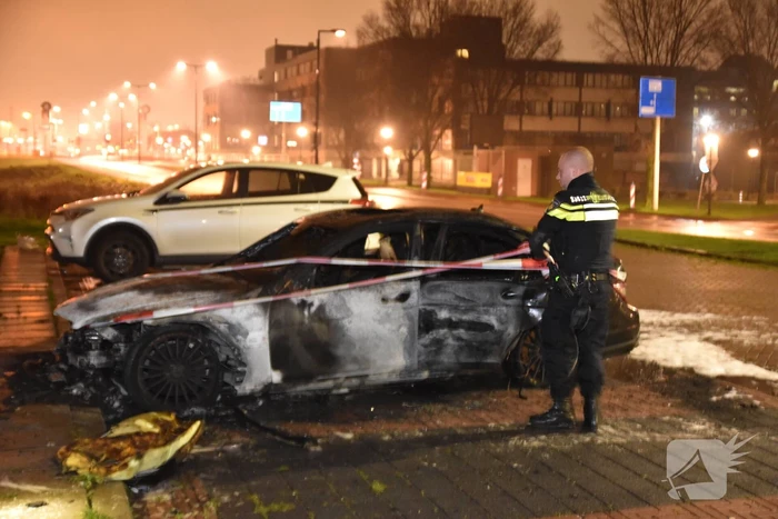 Auto verwoest door brand