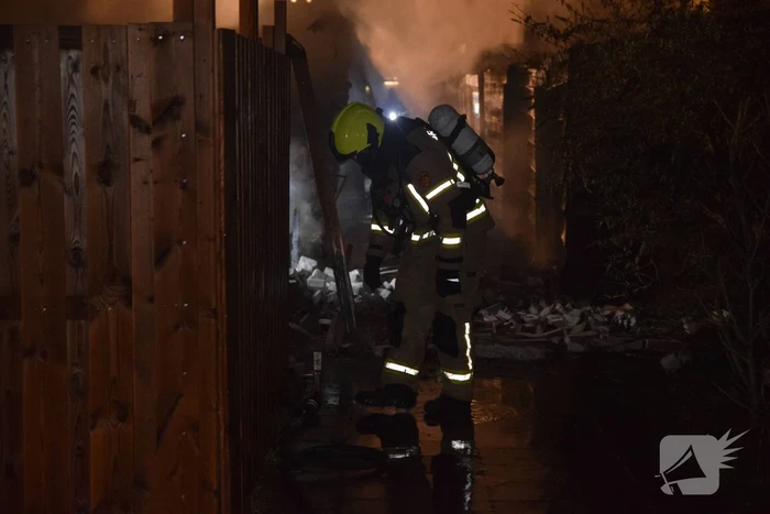 Flinke brand in schuur na explosie