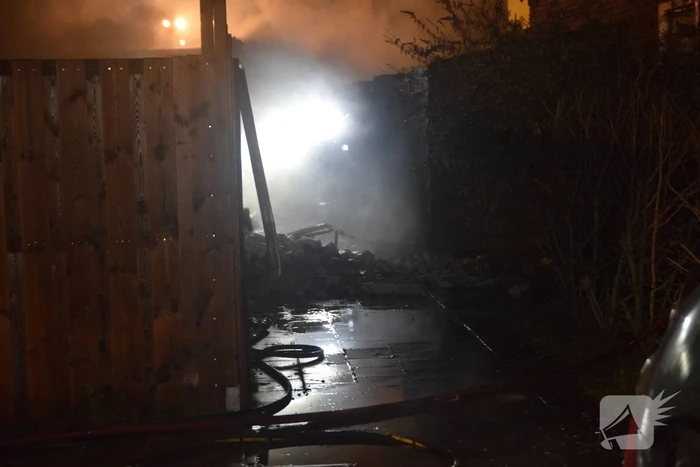 Flinke brand in schuur na explosie