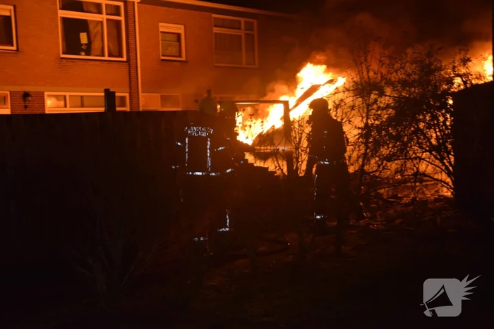 Flinke brand in schuur na explosie