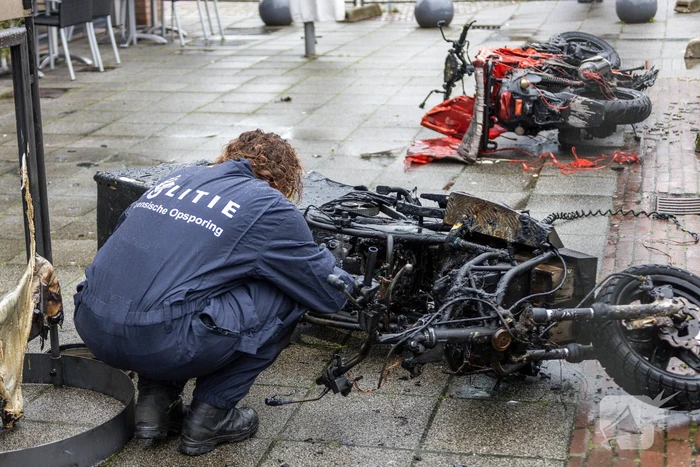 Recherche en brandweer doen onderzoek bij Kwalitaria Délifrance