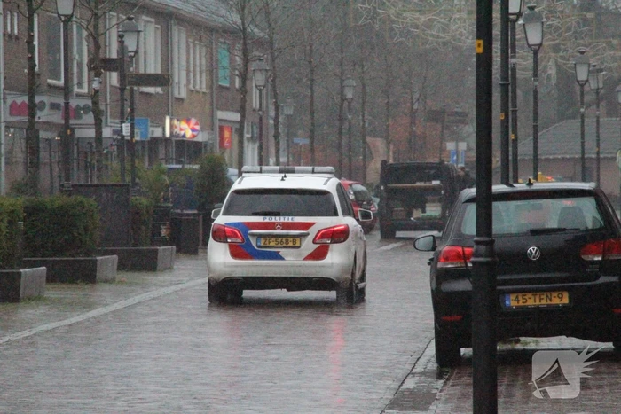Onderzoek naar verdacht pakketje in parkeergarage