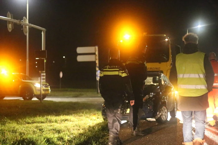 Schade na aanrijding tussen twee auto's