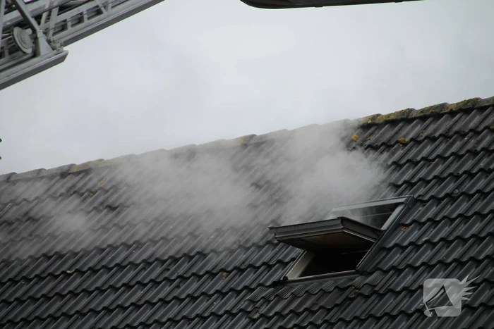 Flinke brand op zolder van woning