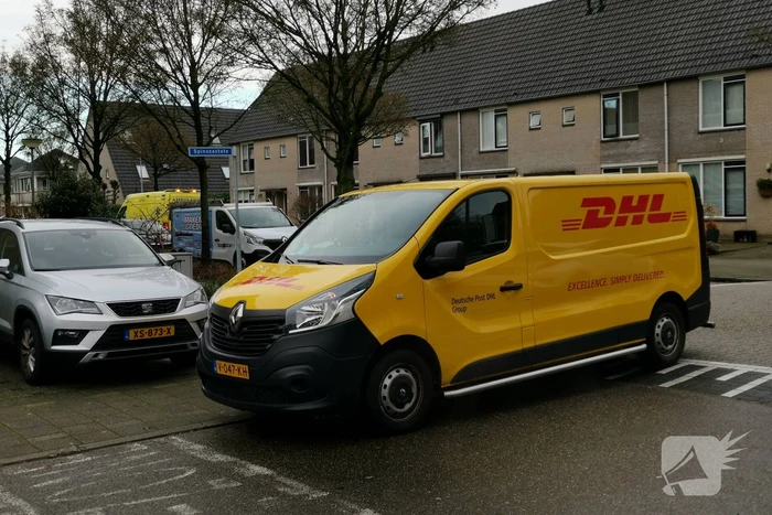 Fietser gewond bij aanrijding met bestelbus