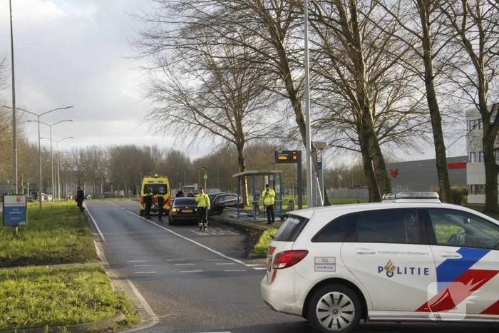 Bushok sneuveld na botsing tussen twee auto's