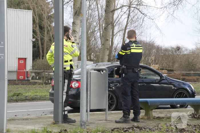 Bushok sneuveld na botsing tussen twee auto's