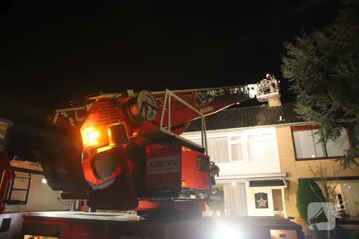 Schoorsteenbrand snel onder controle