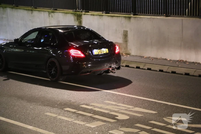 Flinke schade bij verkeersongeval voor brug