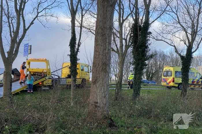 Bestuurder belandt met auto in sloot