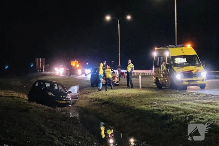 Automobilist belandt in sloot