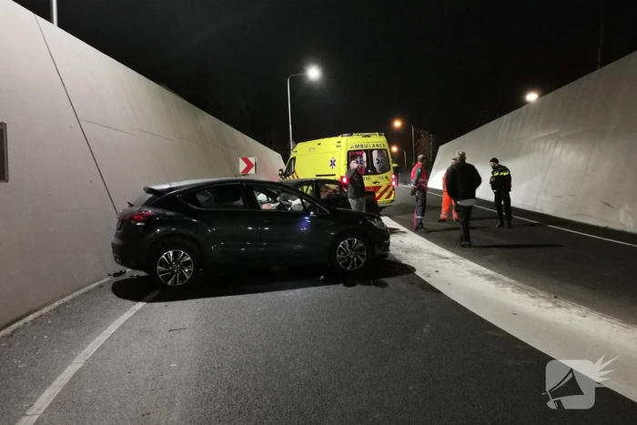 Veel schade bij ongeval tussen twee auto's