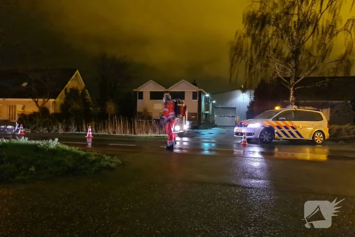 Omstanders redden fietser uit water