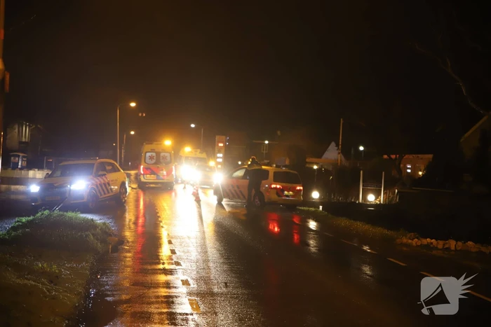 Omstanders redden fietser uit water