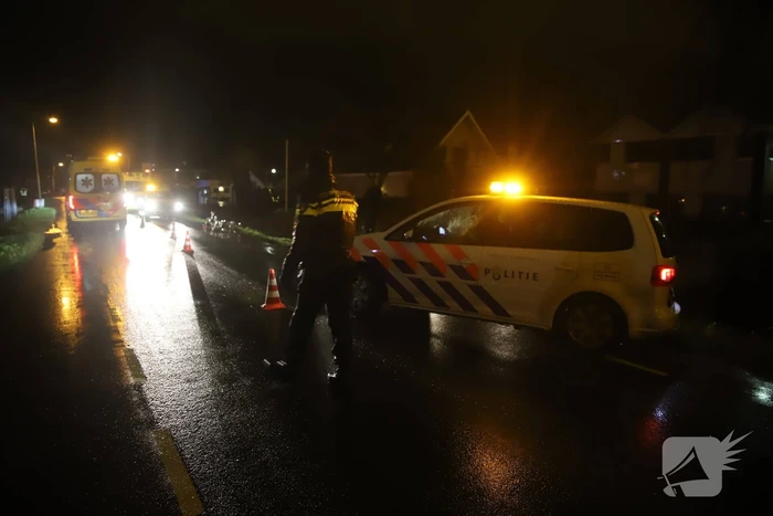 Omstanders redden fietser uit water