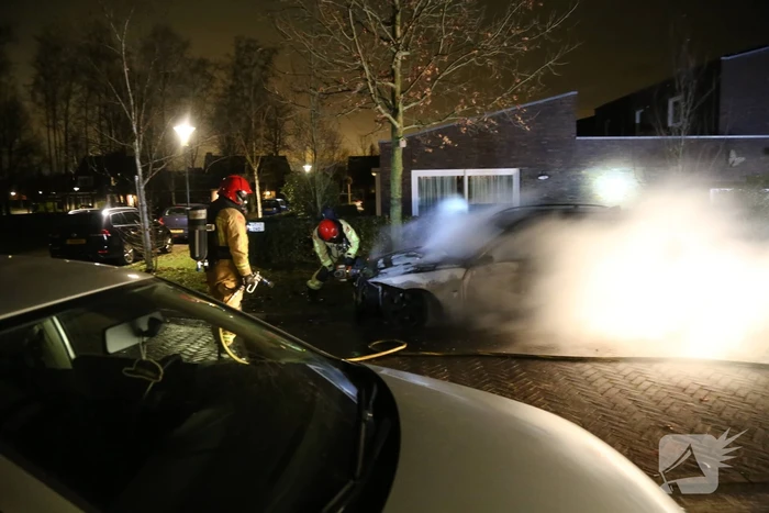 Veel rook bij autobrand