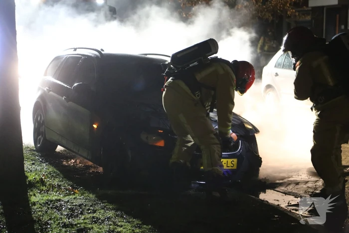Veel rook bij autobrand