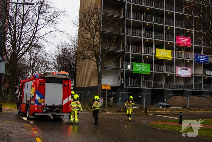 Groot gebied afgesloten door rondvliegend puin