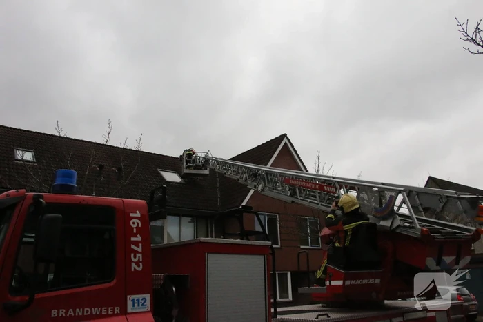 Dakpannen woning losgewaaid