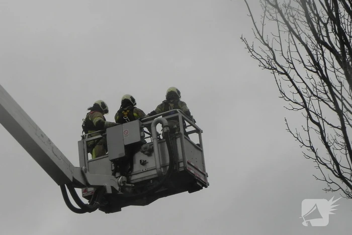 Dakkapel losgeschoten door de wind
