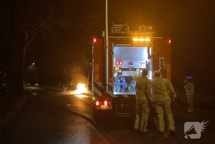 Auto met lachgas in brand bij ongeval