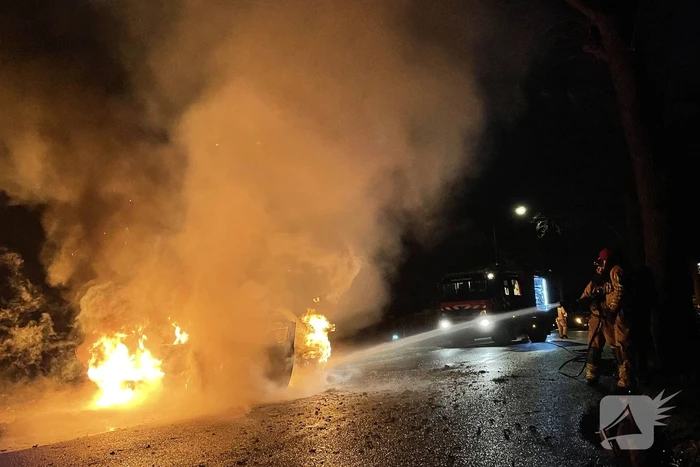 Auto met lachgas in brand bij ongeval