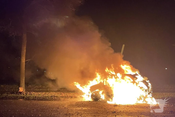 Auto met lachgas in brand bij ongeval