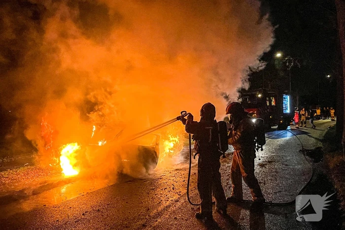 Auto met lachgas in brand bij ongeval